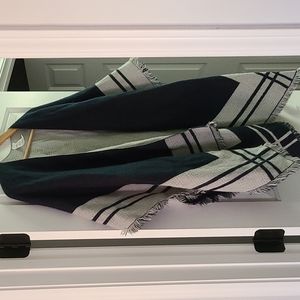 Woolrich Reversible Shall/Poncho